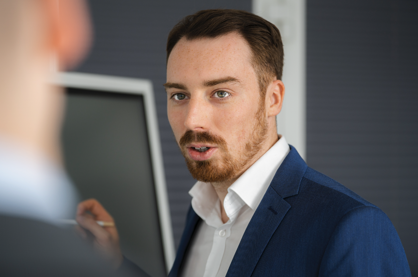 Dominique André Arndt am Whiteboard